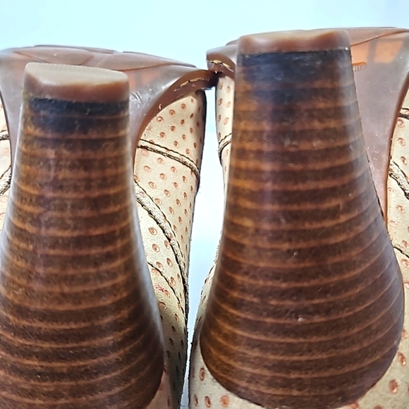 Born polkadot Tan Suede Boots Size 10 - Picture 10 of 11